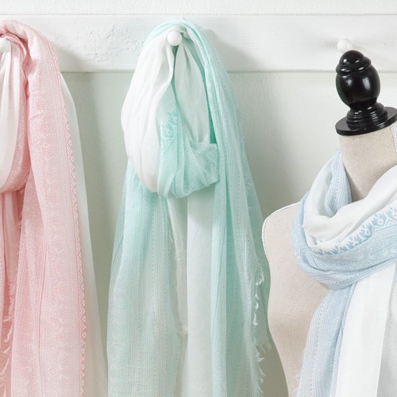 Gift Set Heart Charm Paisley Scarf Scented Candle - Picture 5 of 5